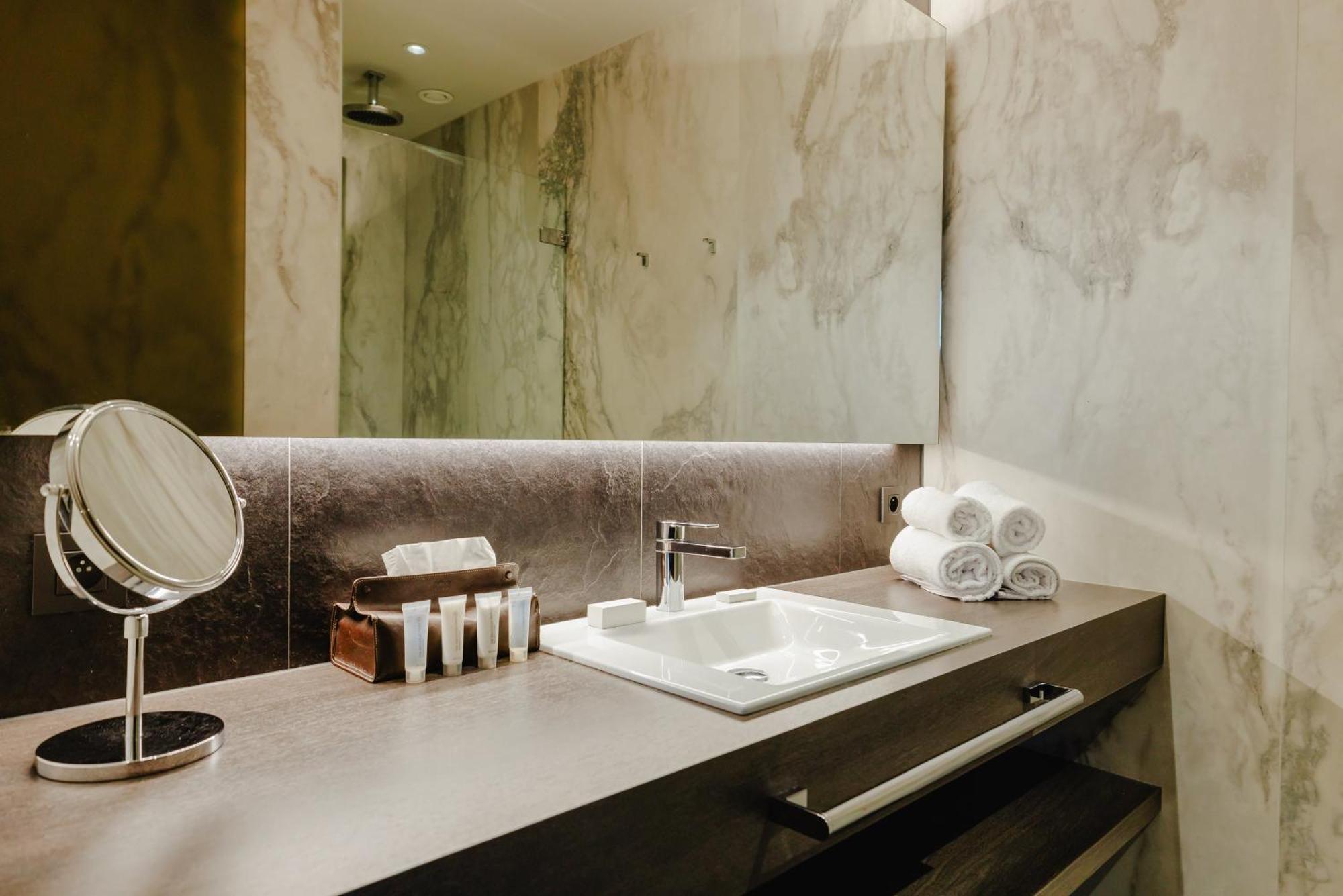 Terhills Hotel Maasmechelen Εξωτερικό φωτογραφία